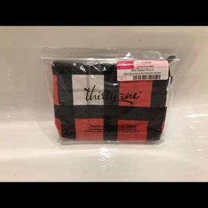 🧨New mini zipped pouch, check mate, thirty-one